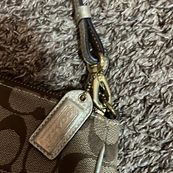 vintage coach bag/hutch - Picture 3 of 4